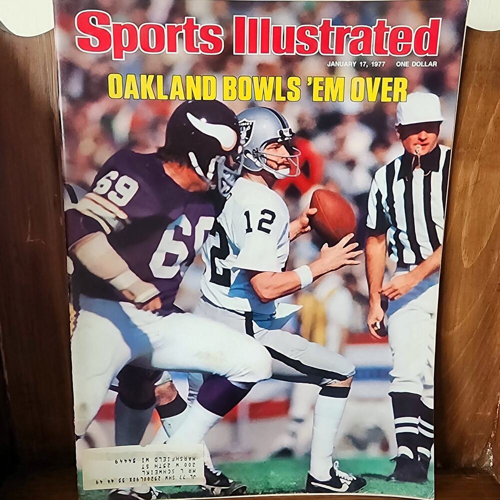 Sports Illustrated January 17 1977 Oakland Raiders Super Bowl XI Magazine NFL